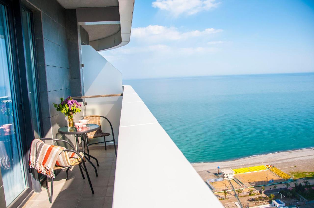 Sea View Apartment Near To The Dancing And Music Fountains Batumi Esterno foto
