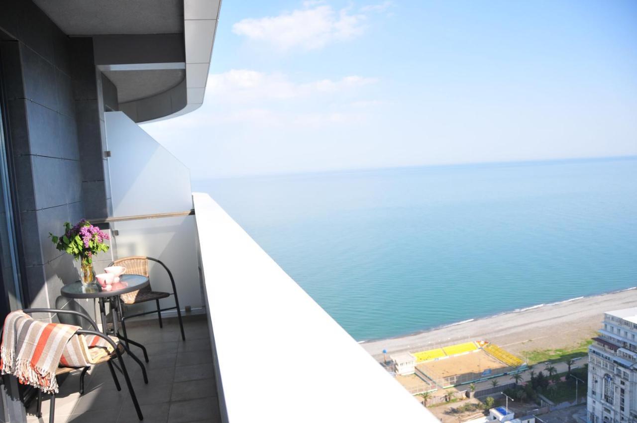 Sea View Apartment Near To The Dancing And Music Fountains Batumi Esterno foto