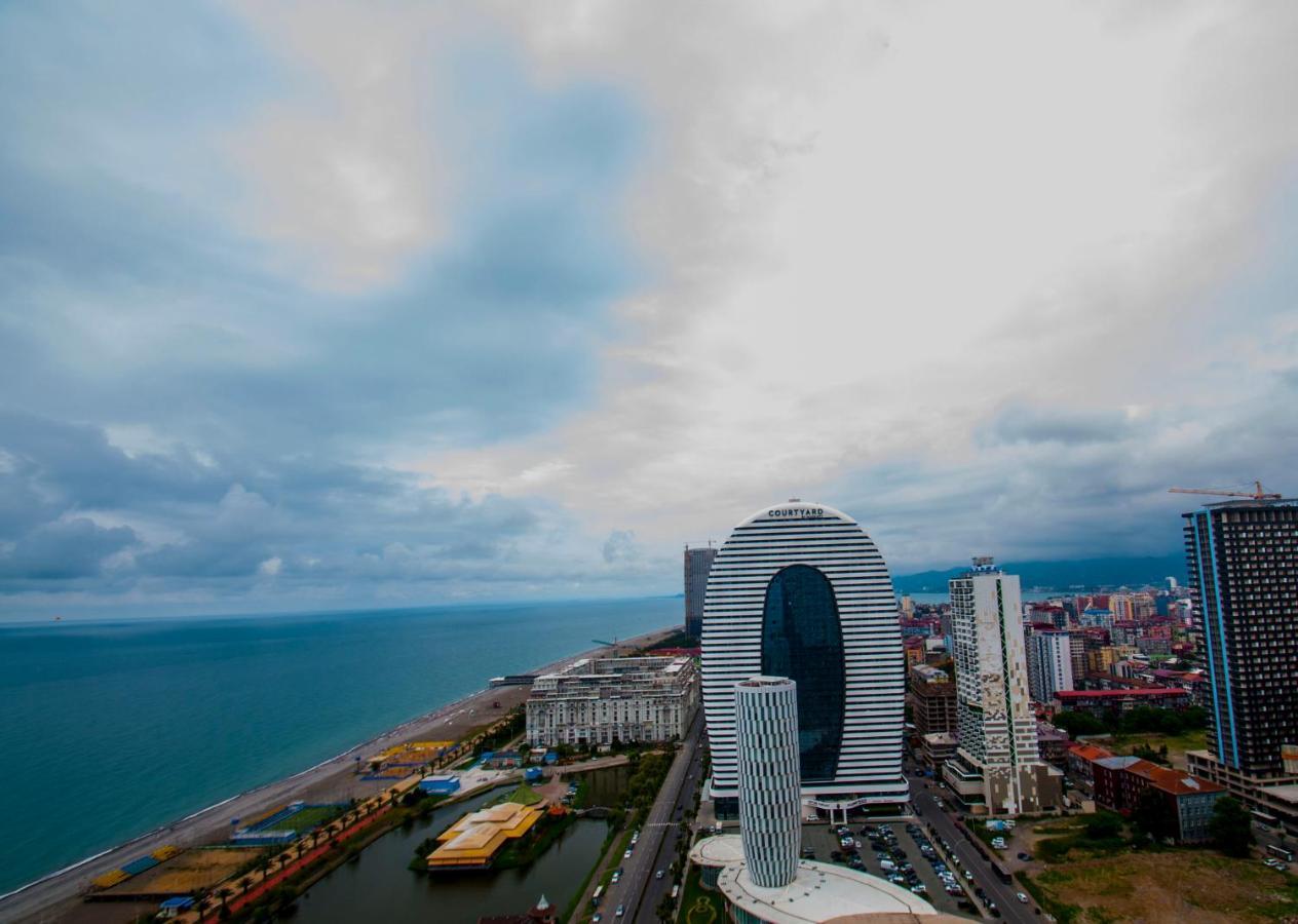 Sea View Apartment Near To The Dancing And Music Fountains Batumi Esterno foto